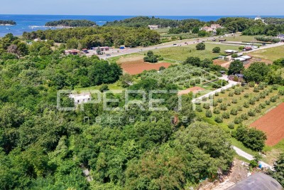 Istra, Poreč-Investicijsko zemljište za 8 stambenih zgrada – izvrsna lokacija