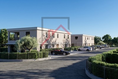 Appartamento con giardino di 130 m2 e una camera da letto, a 3500 m dal mare e dalla città.