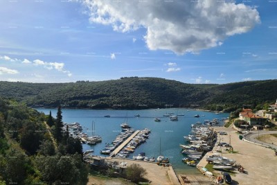 Appartamento con vista aperta sulla baia e sul mare.
