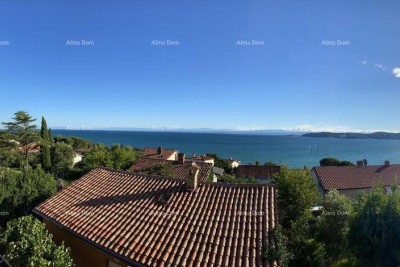 Umag, Crveni Vrh, kuća s tri odvojena apartmana