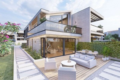 Villa dall'architettura moderna con piscina vicino al mare, Umago