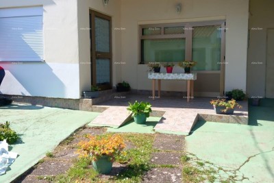 For sale: Family house in Pula with a separate apartment.