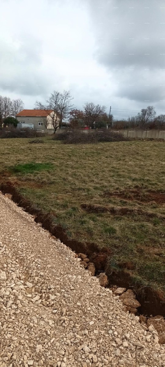 BAUGRUNDSTÜCK FÜR GEWERBLICHE NUTZUNG MIT BAUGENEHMIGUNG – MARČANA