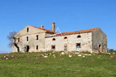 Istria, Pula : Historic Stone Estate near Medulin