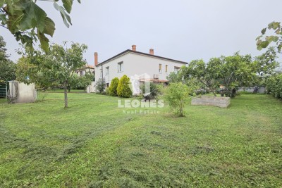 Casa con ampio giardino vicino a Umag - Umago