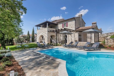 Istrien, Poreč, Umgebung – luxuriöse Steinvilla im istrischen Stil mit Swimmingpool