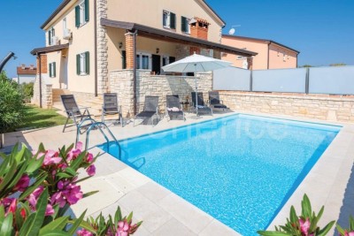 Vicino Umago - casa con piscina in OTTIMA POSIZIONE, a 350 m dalla SPIAGGIA!