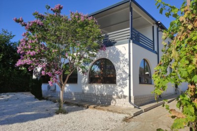 Ein wunderschönes Haus mit Garten in der Nähe von Poreč