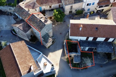 ISTRA, TRVIŽ, KAMENA KUĆA ZA RENOVACIJU S VELIKIM POLJOPRIVREDNIM ZEMLJIŠTEM