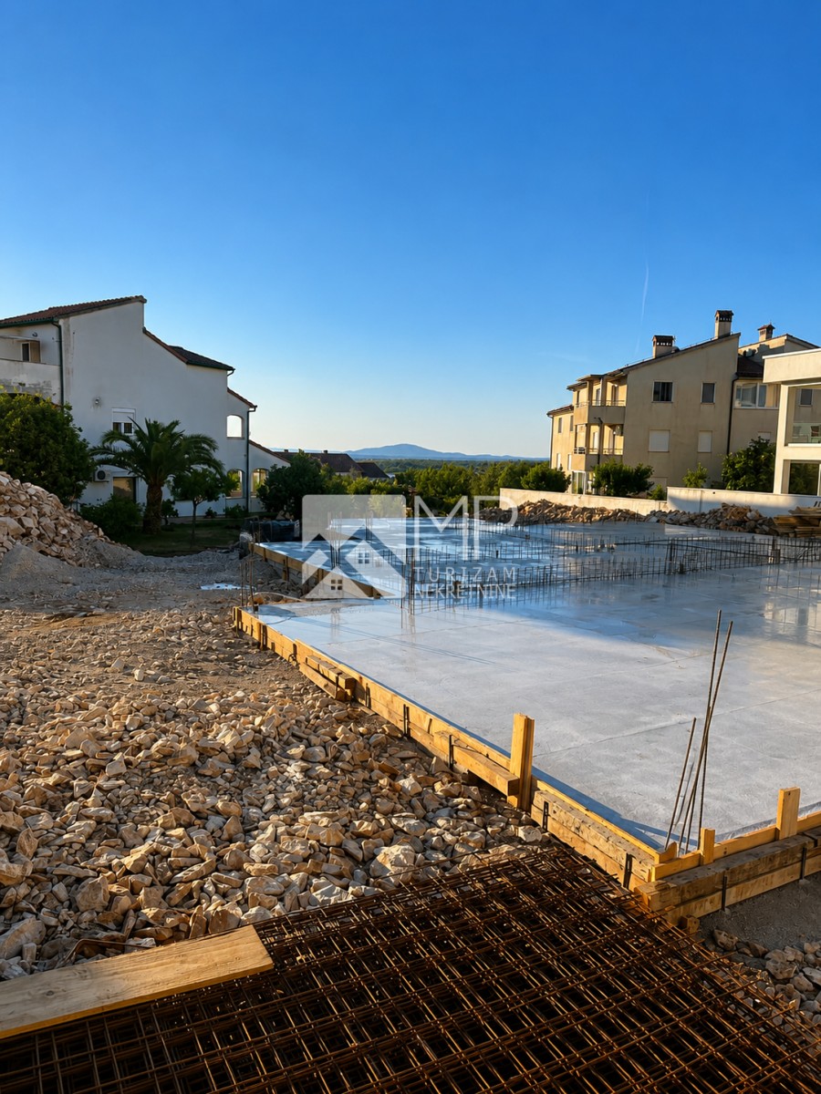 Ližnjan – Modernes Neubau-Apartment im Erdgeschoss mit 78 m² Garten