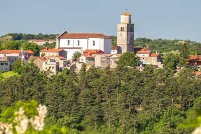 Terreno edificabile a Tinjan