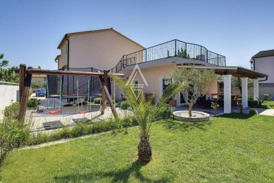 Casa con giardino da favola e piscina vicino al mare, Istria, Medullin