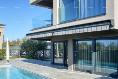 MODERNE LUXUSVILLA MIT POOL 500 M ZUM MEER