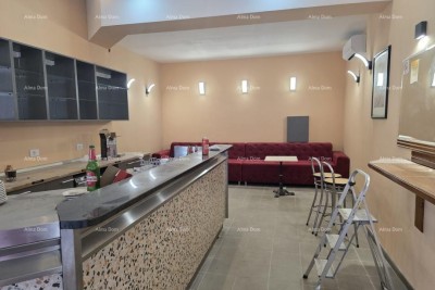 Pula – Ugostiteljski poslovni prostor 60 m², Veruda, prizemlje