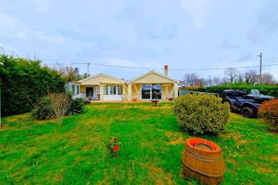 Casa con giardino in zona tranquilla