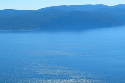 ISTRA,LABIN, OKOLICA, ZEMLJIŠTE S DOZVOLOM I POGLEDOM NA MORE