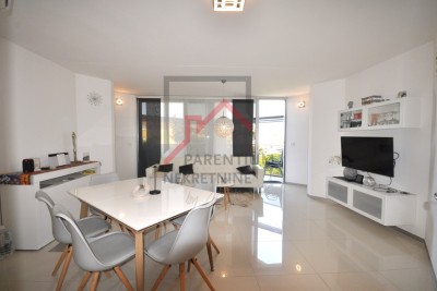 Novigrad,Appartamento con due camere da letto e garage