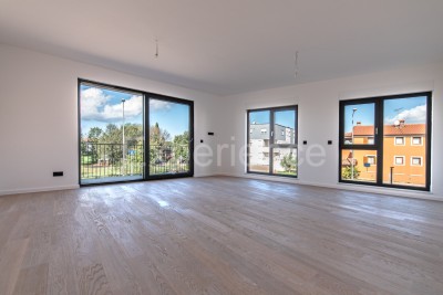 ISTRIA, Umago - appartamento in un nuovo edificio, 1. piano, ascensore