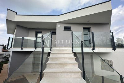 Umag - okolica, moderno stanovanje v prvem nadstropju s pogledom na morje