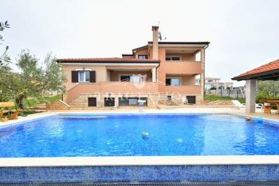 Luxurious residential house with a pool of 60 m2, Novigrad