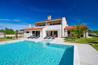 Istria, Svetvinčenat: Stunning villa with expansive garden