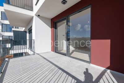 ISTRA, Umag - dvosoban stan sa prostranim balkonom (11,67 m²), 1. kat, LIFT!